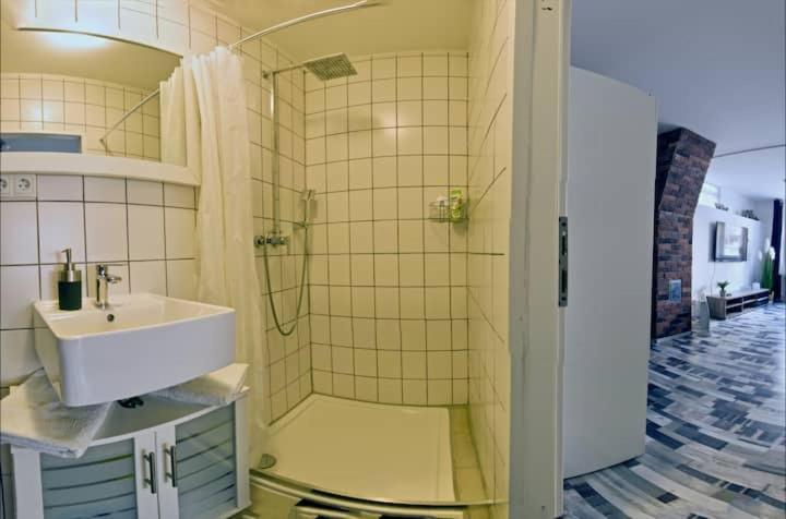 Moderne Wohnung Schwarzwald - In Bester Lage Direkt Am Fluss Bad Wildbad Dış mekan fotoğraf